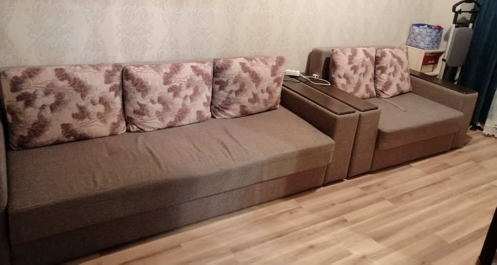 Диван, кресло, отличного качества.