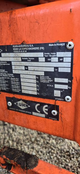 Remorca tehnologica furajare animale vaci  kuhn  RNH 12 mc