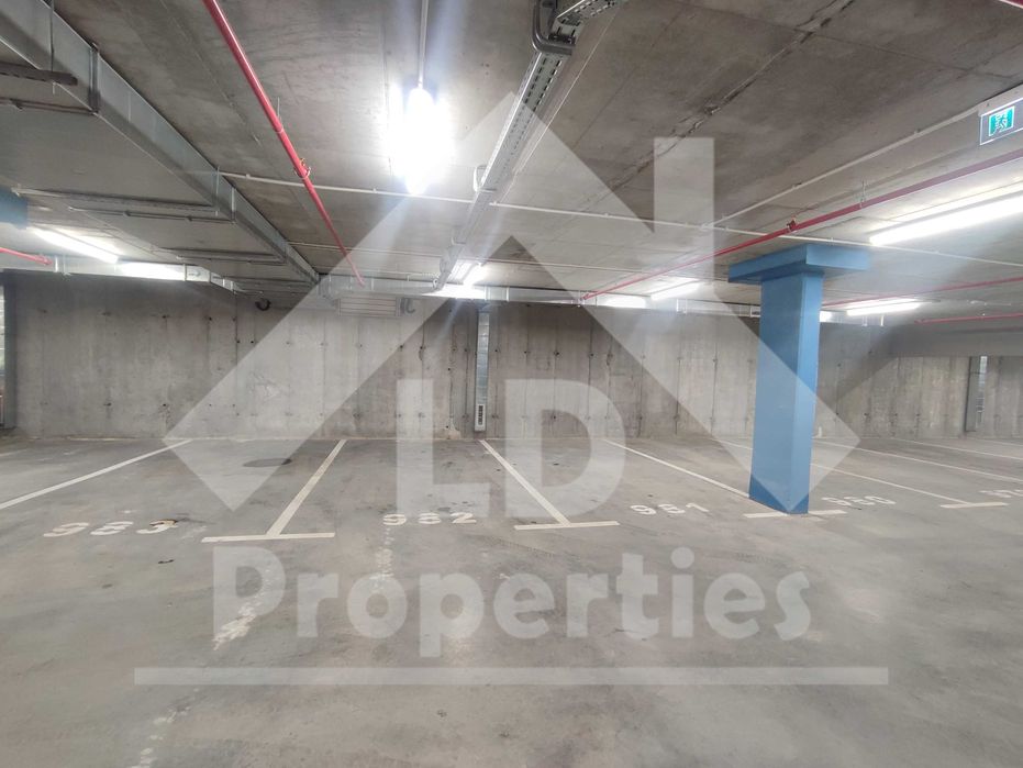 Дава се под наем Гараж / Паркомясто в Варна, Победа - 13 кв.м за 76.5 € - Снимка #1