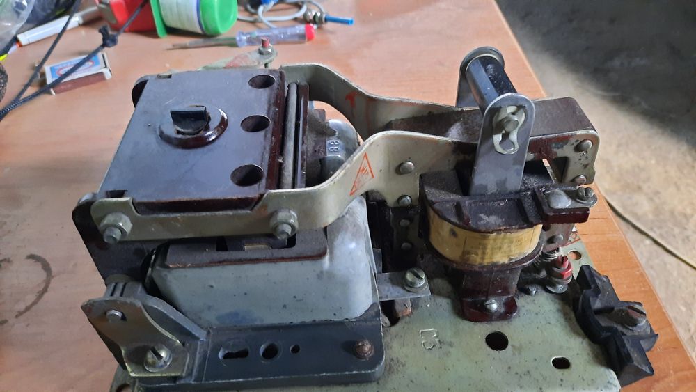 Продаю пускатель магнитный марки ПАЕ