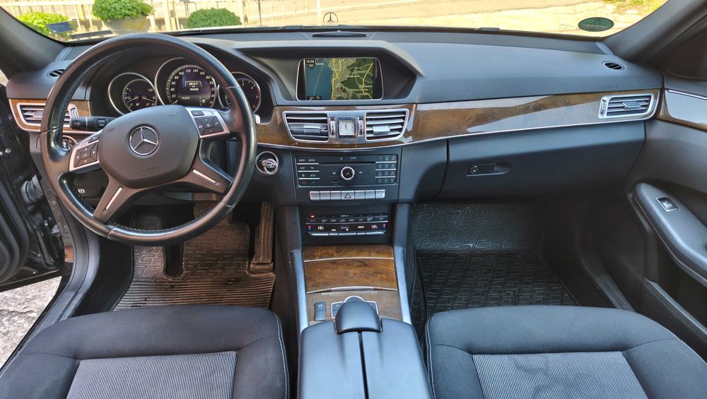 Продавам Mercedes Benz E 220 9-G