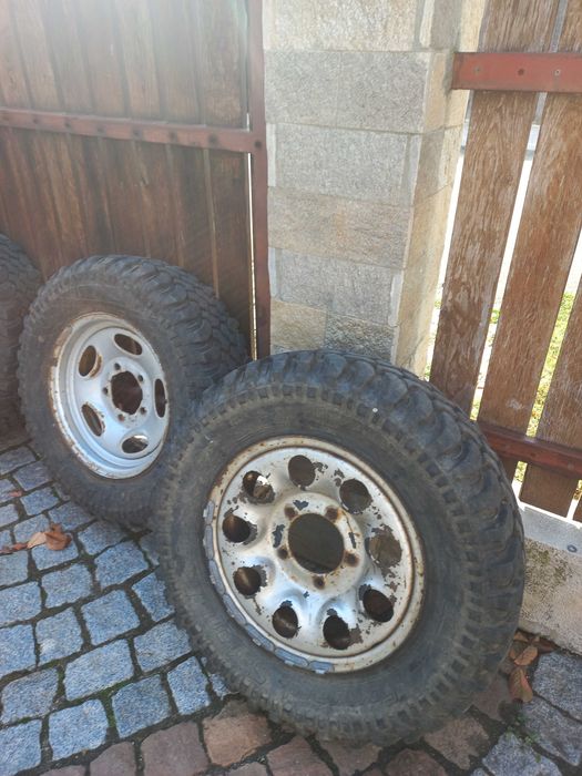 5 броя джанти с гуми 205/75x15 за Daihatsu Feroza