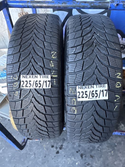 225/65/17 Nexen M+S.