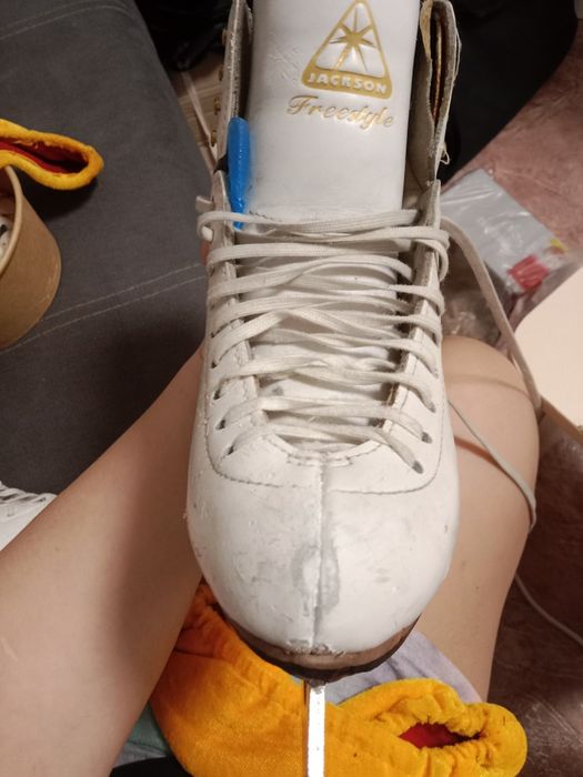 Продам профессиональные Коньки Джексон