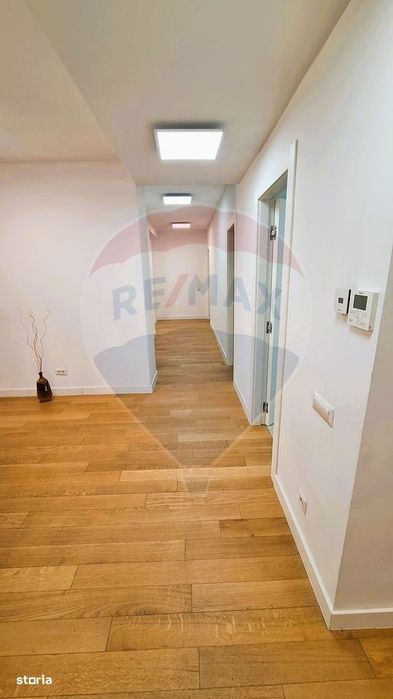 Apartament cu 4 camere de închiriat- Piata Constitutiei