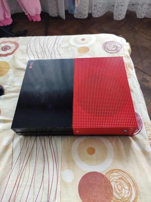 Продавам Xbox one s