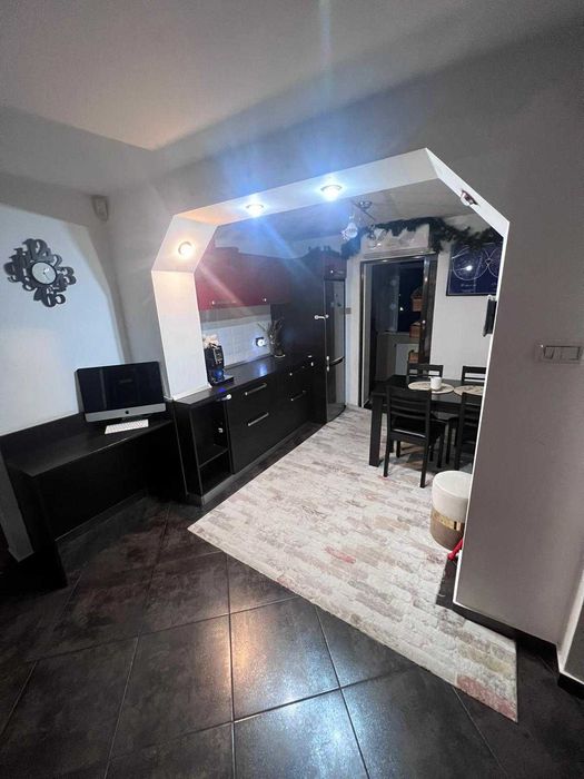 inchiriez apartament 2 camere decomandat