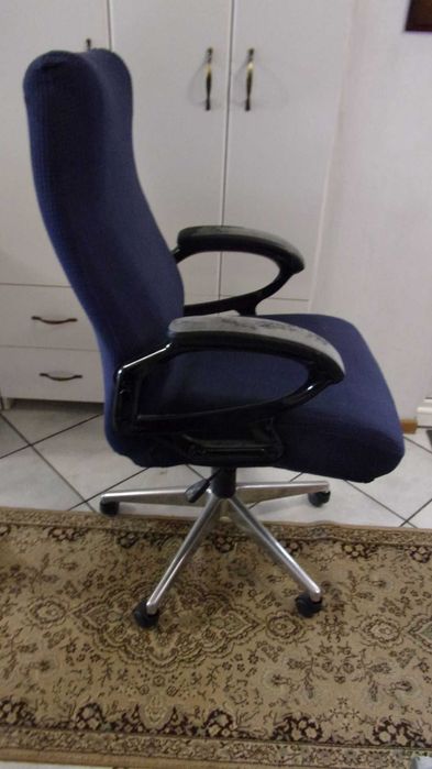 office swivel chair blue, height adjust, wipping, 5 rollers