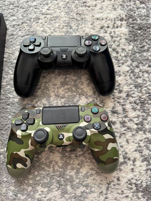 Play Station 4 1 TB+ 2 controllere