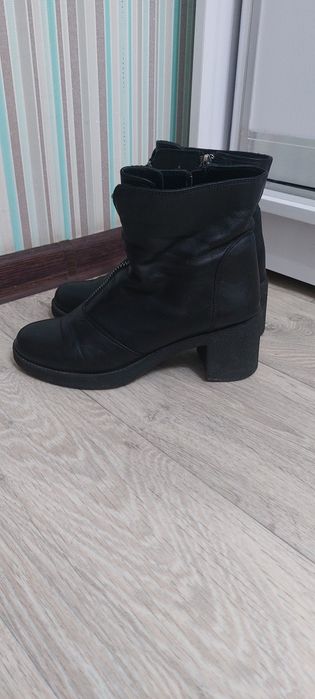 Обувь осенняя кожанная