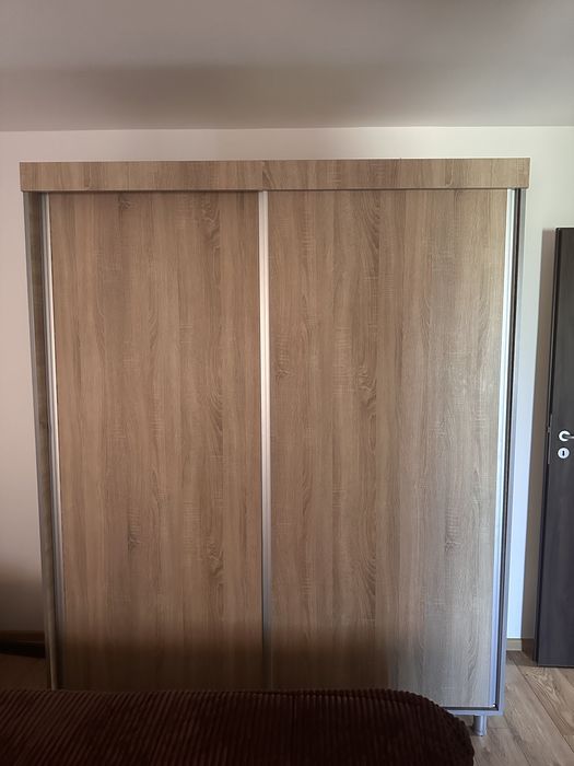 Mobilă completă de vânzare, dormitor si living – pat, dulap, canapea, noptiere + altele