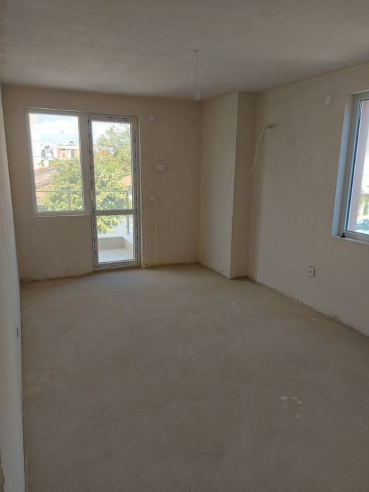 Тристаен апартамент