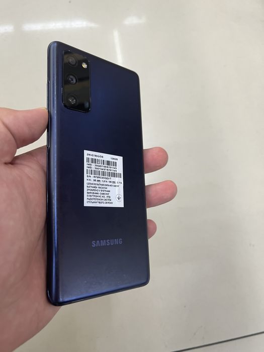 Продам телефон самсунг s20 fe. С20 фе.
