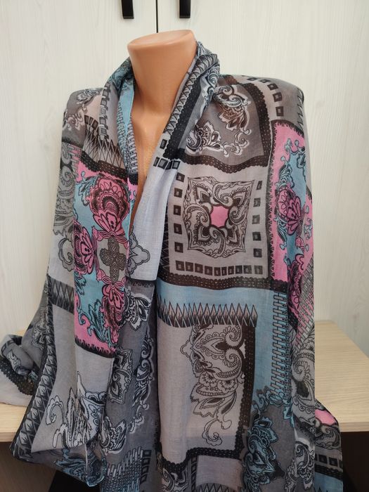 Eșarfă multicolora moderna