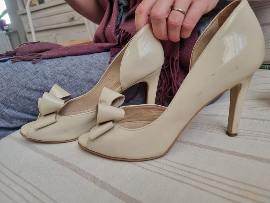 Pantofi Guban deosebiti