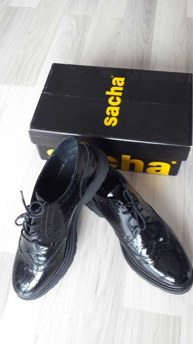 Pantofi oxford de lac pe piele marca Sacha