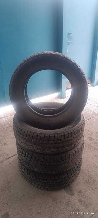 Продам комплект резины.