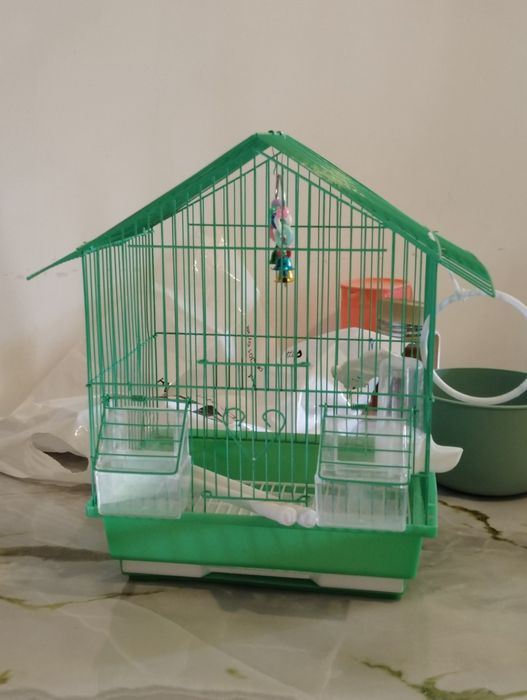 Продам клетку для попугаев