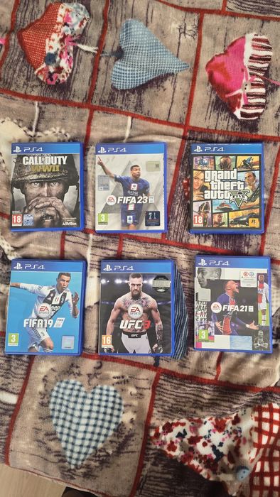 Ps4 Pro, 1TB, 2 controllere si 6 jocuri !Ca nou!