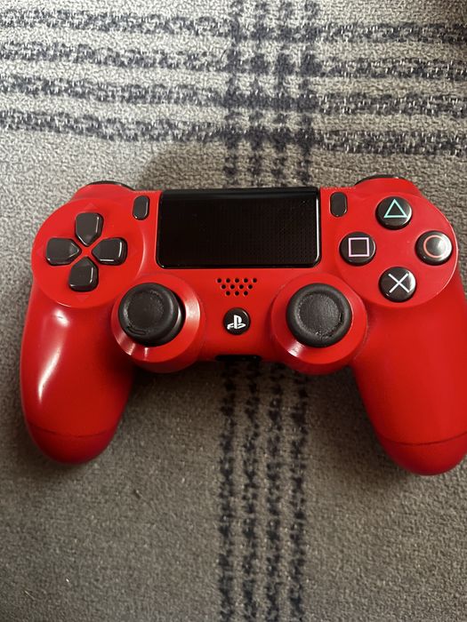 PS4 Slim 500GB + GTA 5 + 2 controllere originale