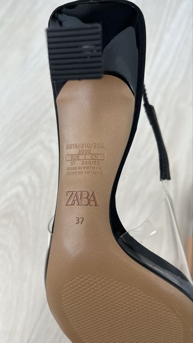 Туфли ZARA 37 размер