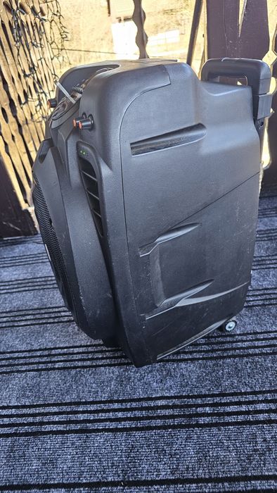 Vand sau schimb Boxa Akai ss023 in stare buna