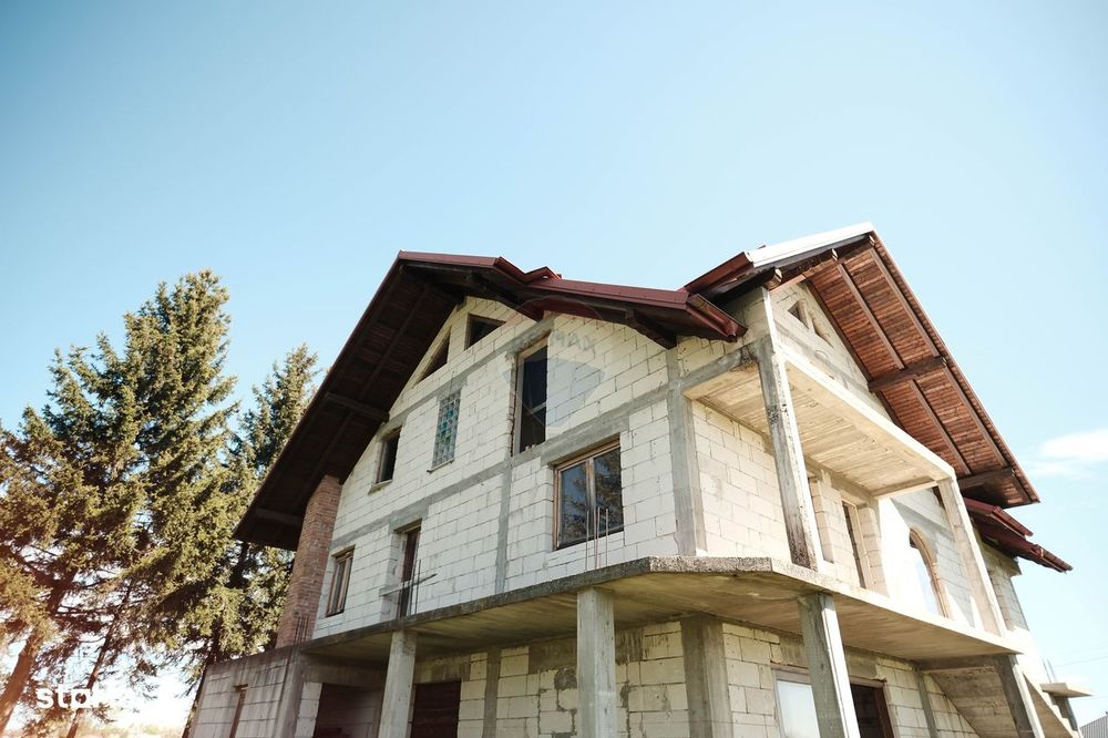 Casă / Vilă de vânzare in Fratautii Vechi