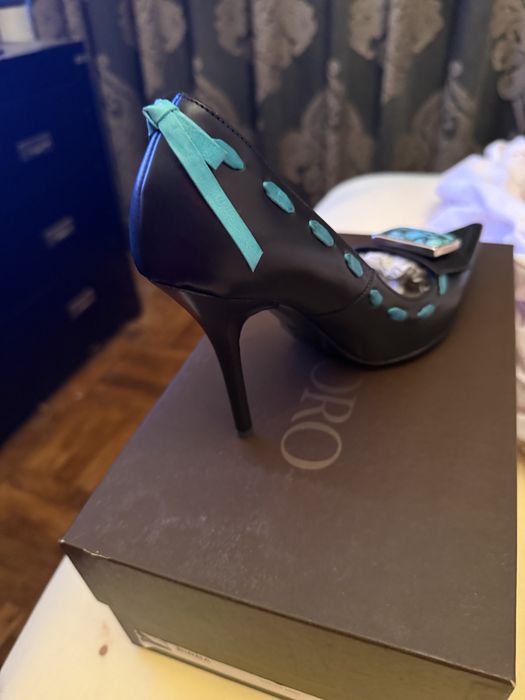 Pantofi din piele