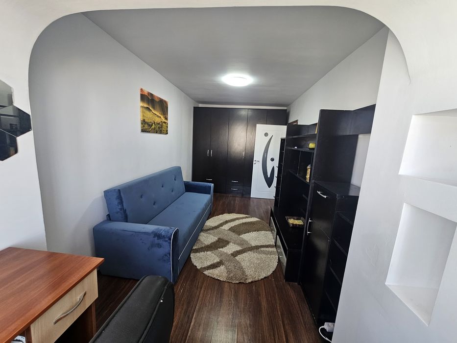 Închiriez apartament rond Alexandru cel Bun, 65 mp, 2 camere, decomandat