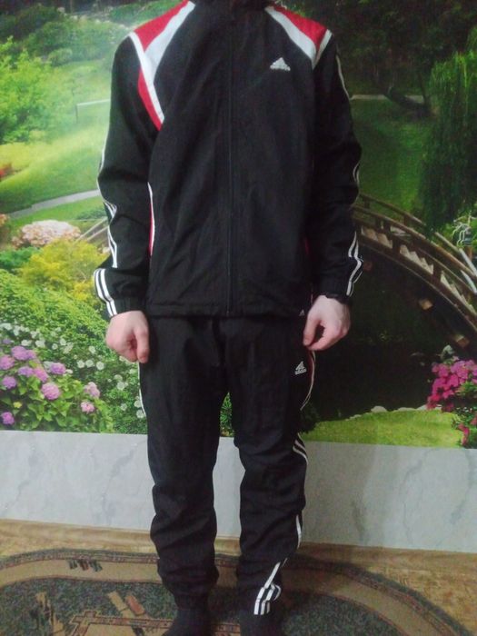 Костюм спортивный