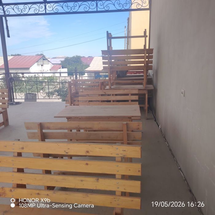 Kafe uchun stol stullar sotiladi