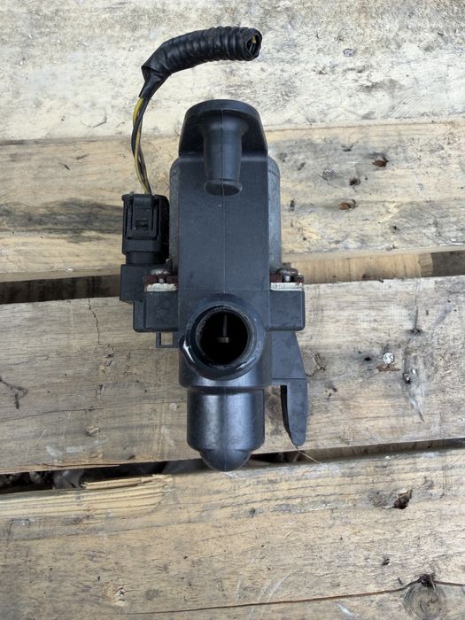 Клапан / Кранче за парно за BMW E39 E53 / Range Rover L322 – 64128374995