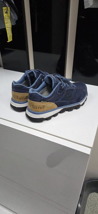 Детски спортни обувки