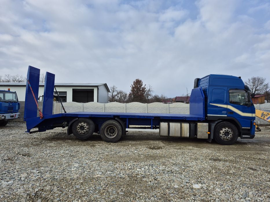 Camion volvo autoplatforma