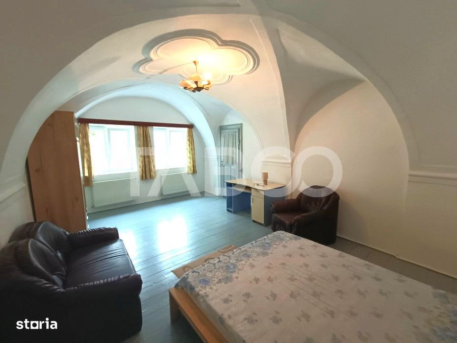 Apartament la casa 3 camere 70 mpu utili in apropiere de Piata Cibin