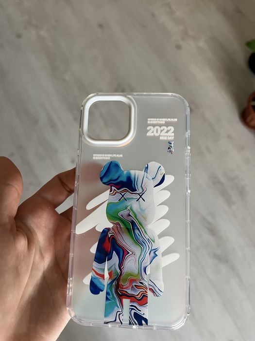 Чехол на iPhone13