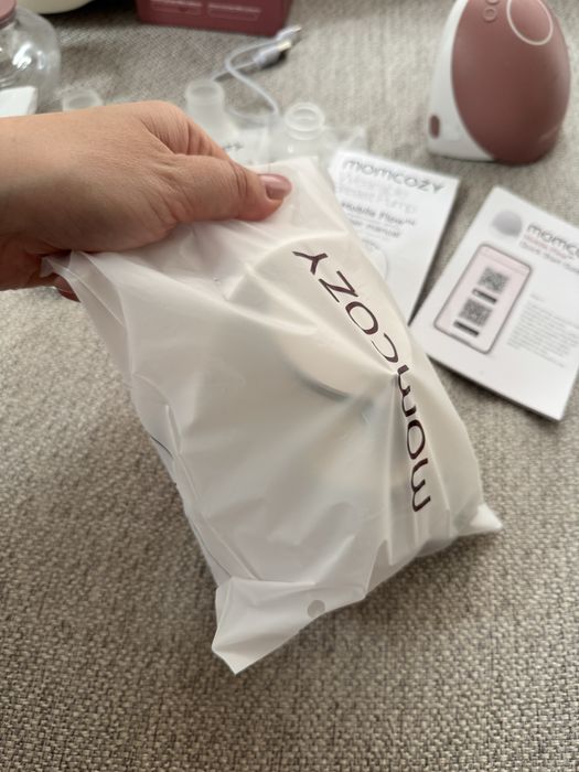 Помпа momcozy M9 с нов комплект!!