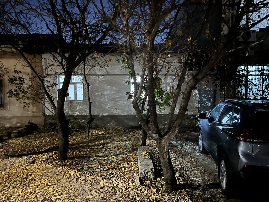 arendaga hovli sampi universitetining oldida