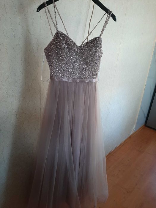 Елегантна дълга рокля