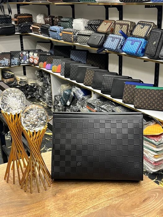 Мъжка чанта клъч различни модели