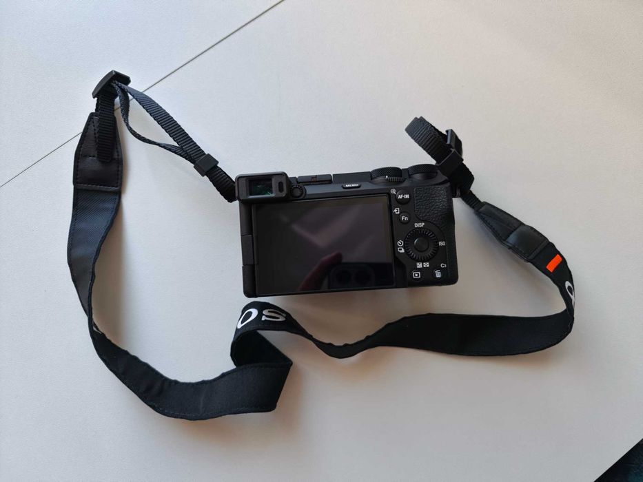 Sony A6700 – 26MP, 4K60, AF de top – ca nou