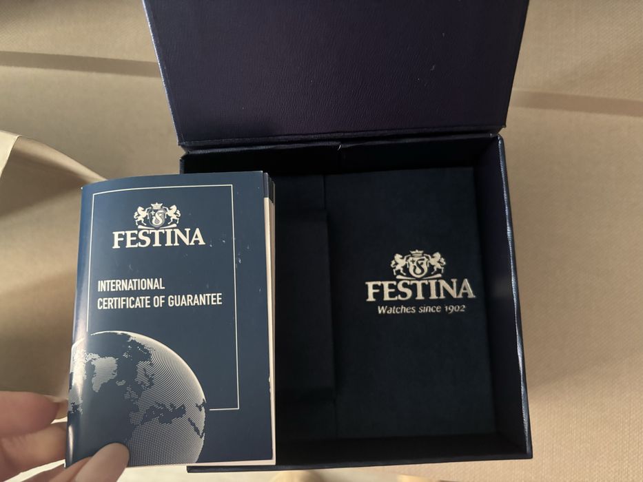Часовник FESTINA