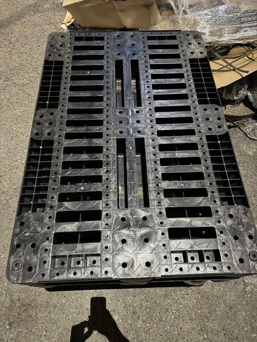 Палеты поддоны пластмассовый