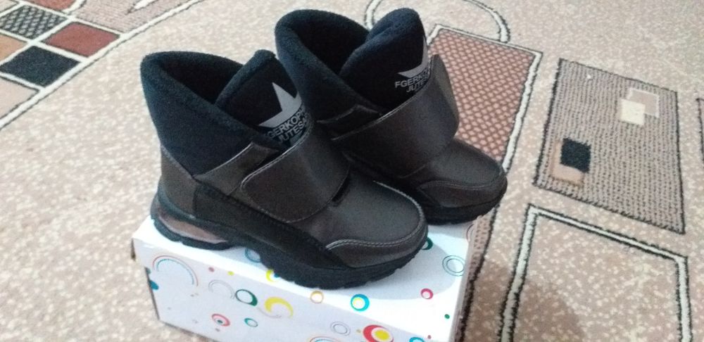 Обувь  для девочки.