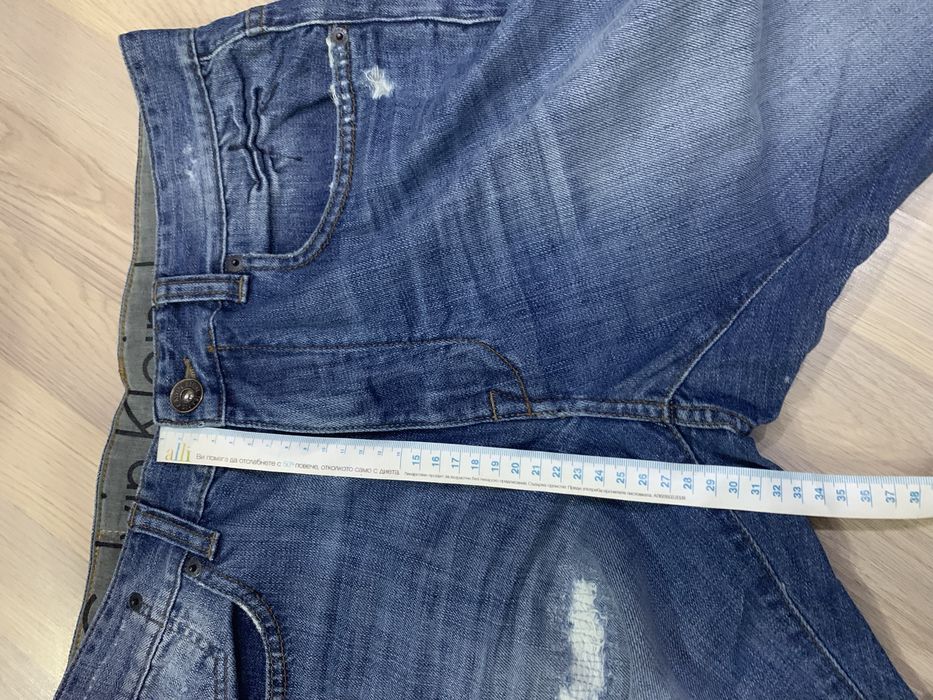 Оригинални мъжки дънки Calvin Klein размерът е 32