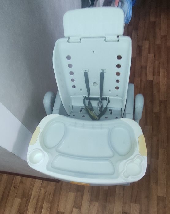 Стул для кормления.