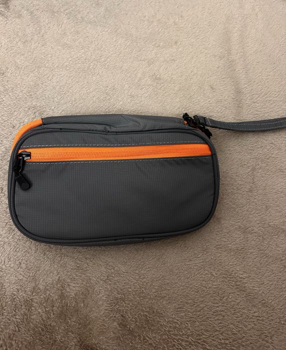 Компактен органайзер/калъф за кабели и аксесоари