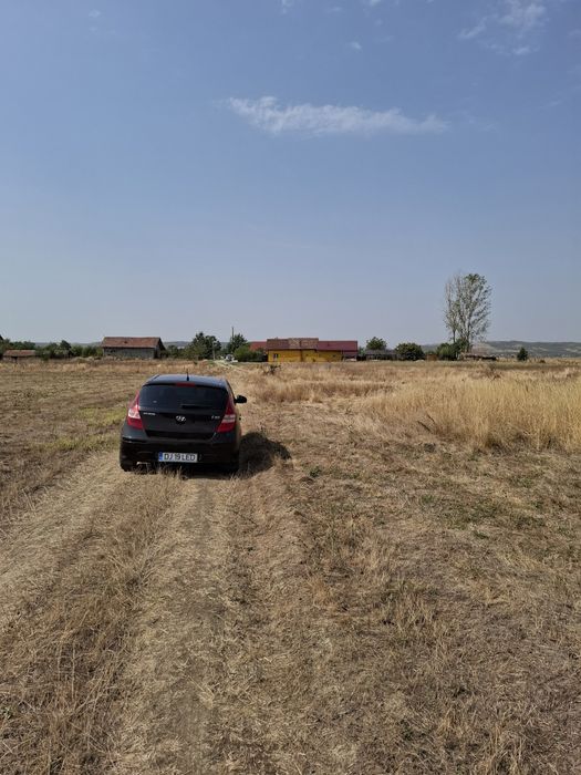Vând teren intravilan