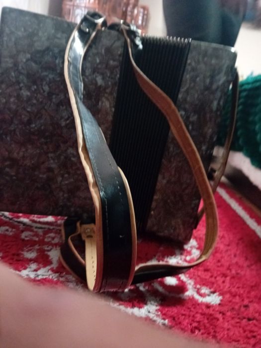 Vând acordeon în stare foarte bună