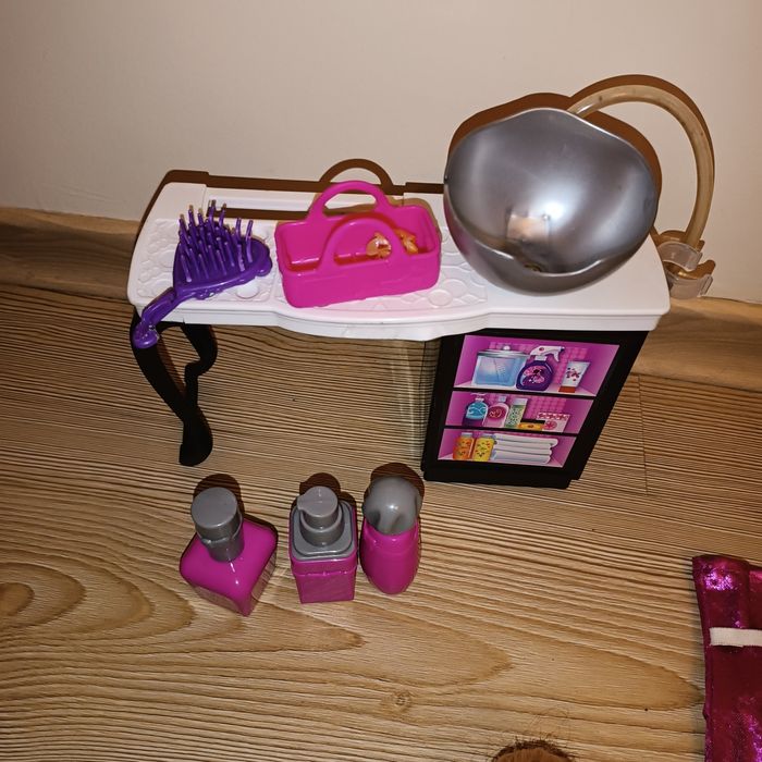 Барби и фризьорски салон